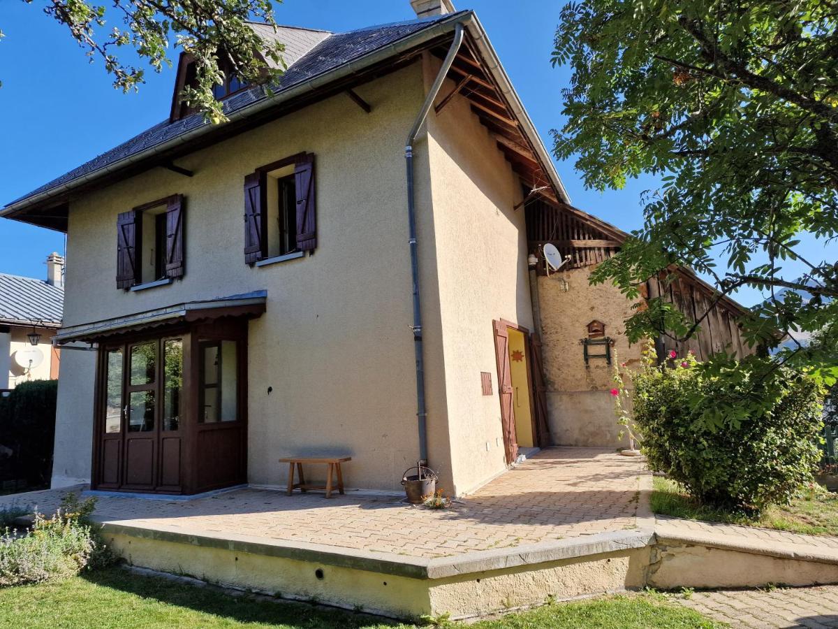 Les Bouvreuils Holiday home
