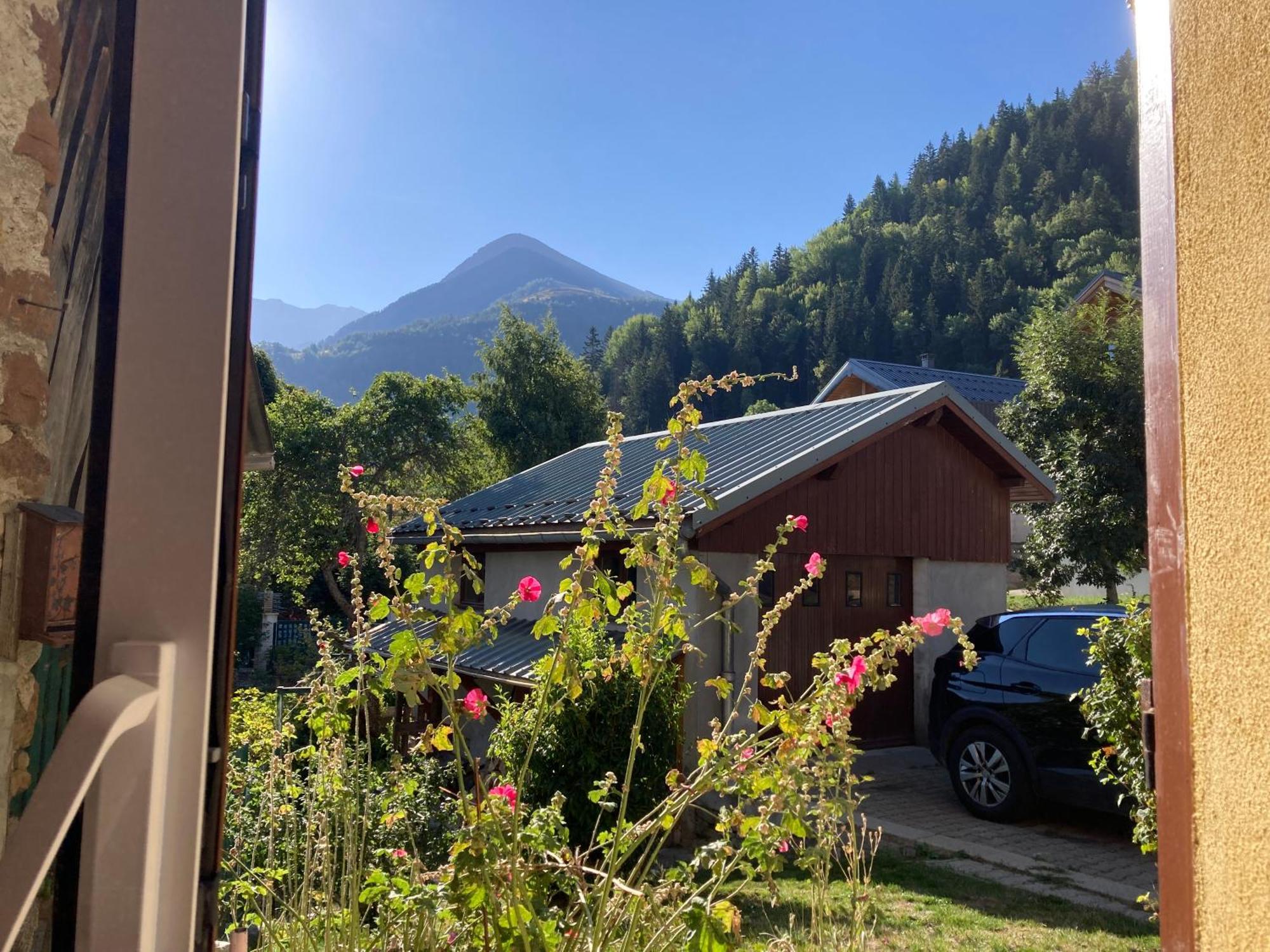 Les Bouvreuils Holiday home